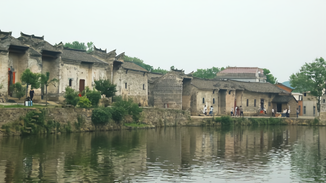 河南新县这个小山村，如果不说，还以为到了宏村、西递呢