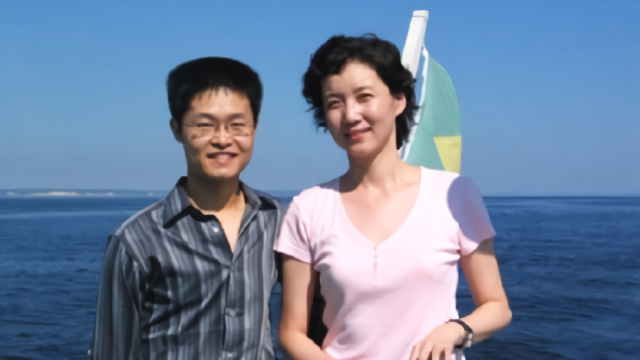 56岁李修平近况曝光！与二婚老公感情甜蜜，唯独一事令人遗憾