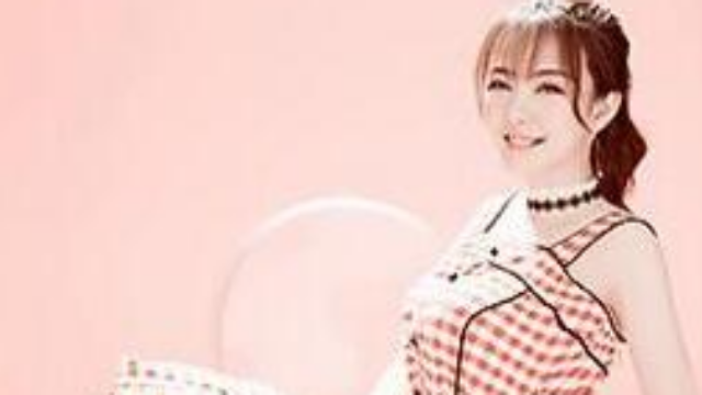 包租婆去找小伙要房租，不料房租没要下，还把自己搭进去了