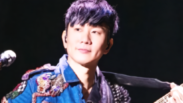 心疼JJ！林俊杰35度高温演唱会中途呼吸困难，连续3小时唱跳