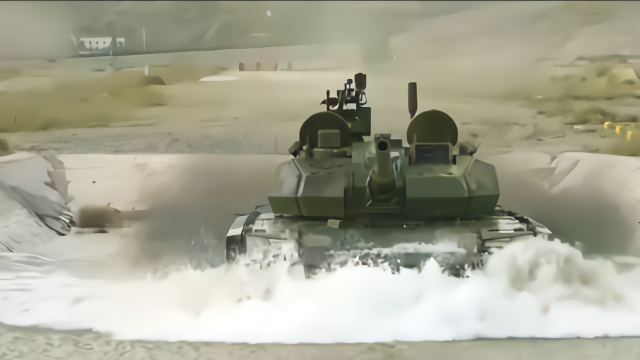 重约35吨！国产VT5轻型坦克正式亮相 超强战力多角度展示