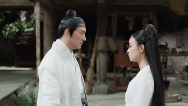 阿默为战神担心，想要和战神回老家躲避灾祸
