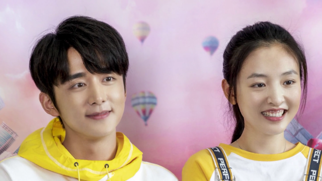 《冰糖炖雪梨》甜蜜来袭，吴倩张新成片场撒糖，邓伦倾情助阵