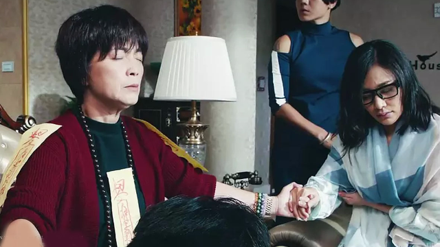 胆小者看的恐怖电影解说：几分钟看完恐怖片《阴阳眼之瞳灵公馆》