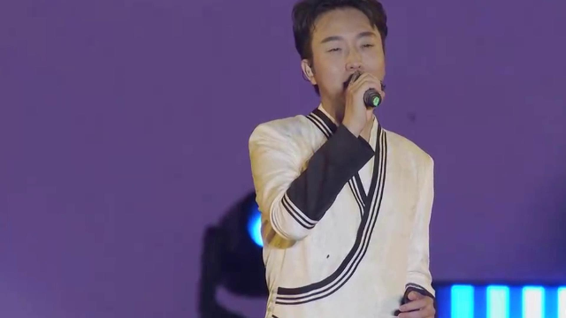 李玉刚演唱一首古风歌曲《清明上河图》，转音惊艳全场，太厉害了