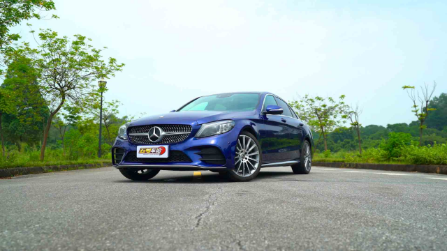 【五号车论】找到人与车的最佳默契?试新款奔