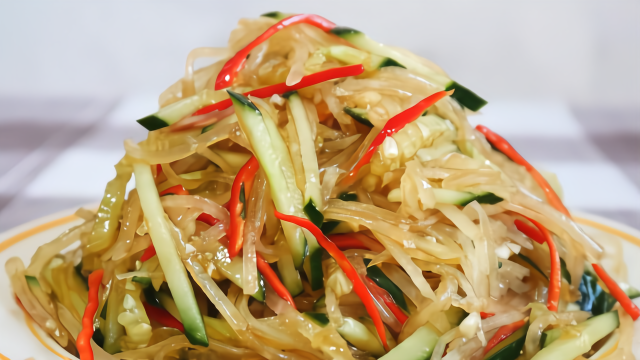一根黄瓜一颗土豆，教你个超下饭的做法，出锅比肉还香，上桌秒光
