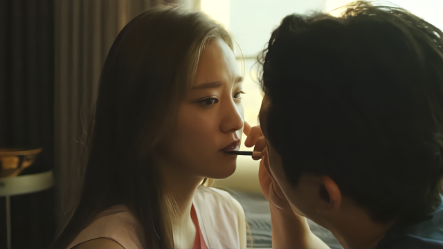 2018最火韩国电影,富二代把拜金女当作玩物,玩