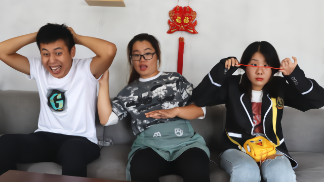 农村夫妻辅导孩子作业，孩子的说法气的老爹吹胡子瞪眼，真奇葩