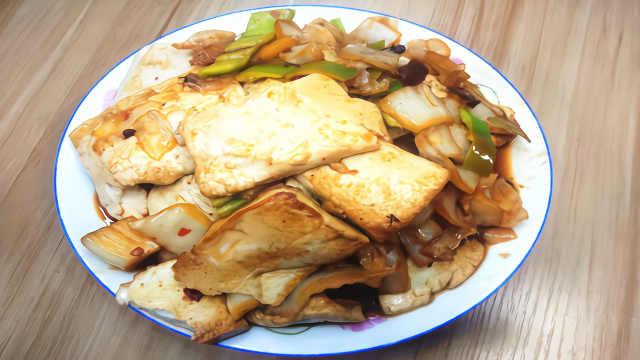 教你做农村家常美食白菜炖豆腐的做法，好吃又解馋，给肉都不换