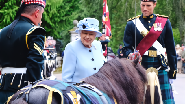 英国伊丽莎白女王在苏格兰巴尔莫勒尔城堡度假