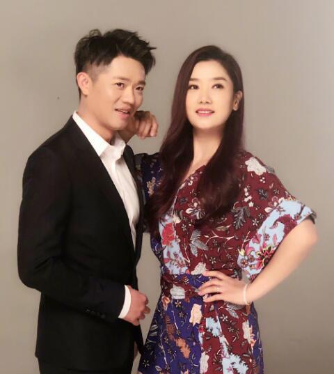 凤凰传奇玲花素颜照曝光，不化妆时原来她长这样！