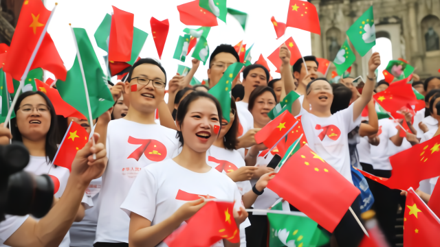 南粤集团举行公益快闪活动，1800余人唱出爱国爱澳心声