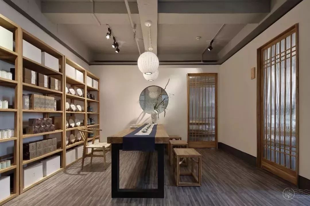 抵十年尘梦 新中式风格是适合茶室的 它不古板,不刻意 而是以传统结合