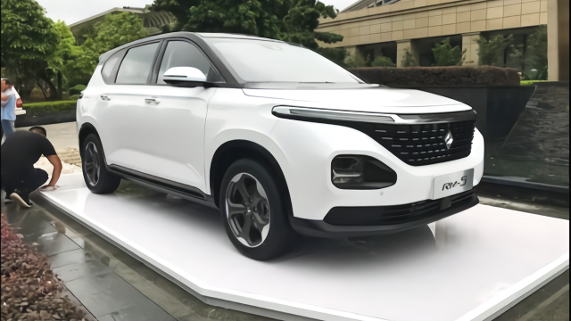 还在买合资MPV？宝骏RM-5，这车开着舒服又实用！