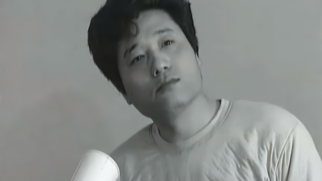 一代黑道大哥在监狱吃屎喝尿为哪般?干了这杯