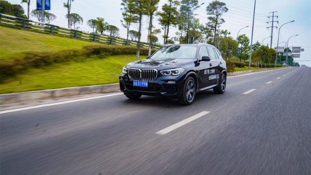 试驾全新一代宝马 X5：“公路之王”是否名副其实？