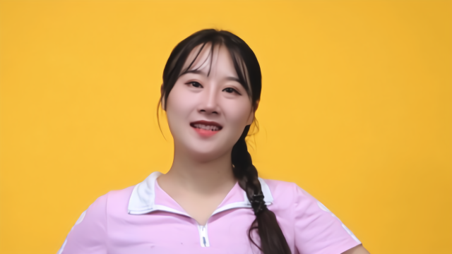 幼儿园开学,美女幼师表演律动舞蹈《好宝宝》