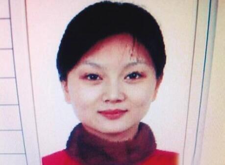 张艺谋娇妻青涩旧照曝光，曾是舞蹈演员，二人相识20年恩爱如初
