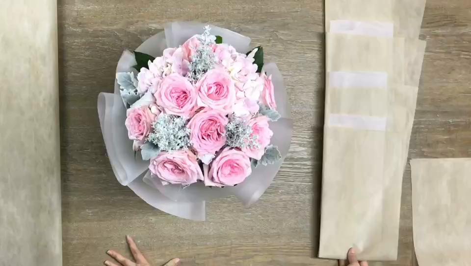 人靠衣装,花靠包装,艺孜花艺培训教学视频:多层