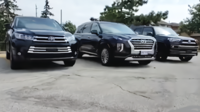 7座大SUV谁最强？丰田汉兰达VS丰田超霸VS现代