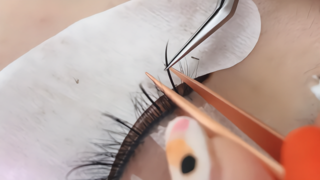 美睫基础睫毛嫁接真人实操，新款睫毛骨架睫毛定位嫁接手法演示