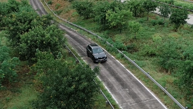 车圈小姐姐——美女姐妹花尖叫连连，观看前调小音量