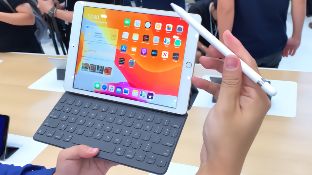 2019 款 iPad 现场上手：屏幕升级