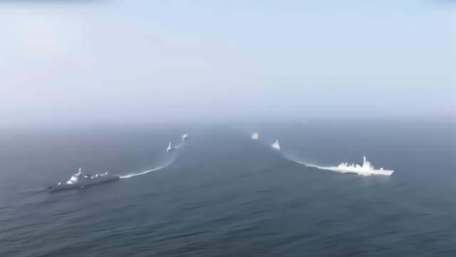 现场：海军两批护航编队分航 西宁舰编队独立护送中国商船