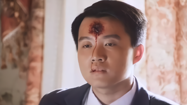 国产神剧又一力作!小伙还没中弹伤口先出现,美