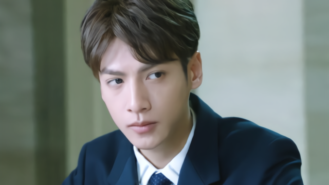 为了考验女儿男友,老爸带人看家具,谁料男友砍