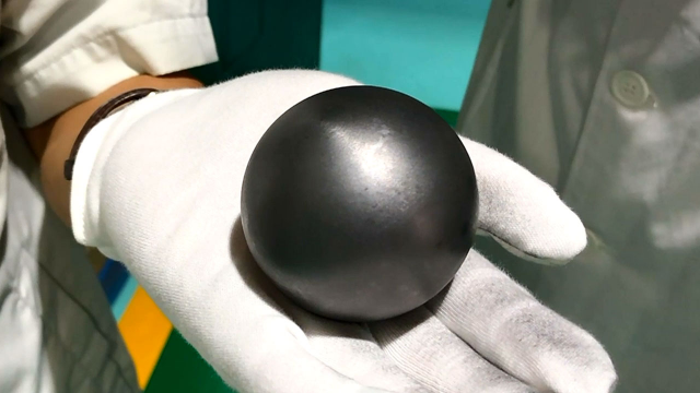 一颗200克的核燃料球 释放能量相当于3000斤标准煤