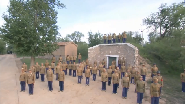 武器对战士的意义不言而喻!一营拉走兵器,二营