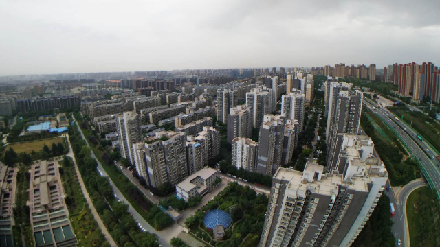 站在32层高楼俯瞰西安最大的富人区，你知道是哪里吗？