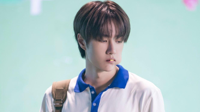 王一博校服照火了！这些男星的校服照，杨洋是国民初恋，李现蠢萌
