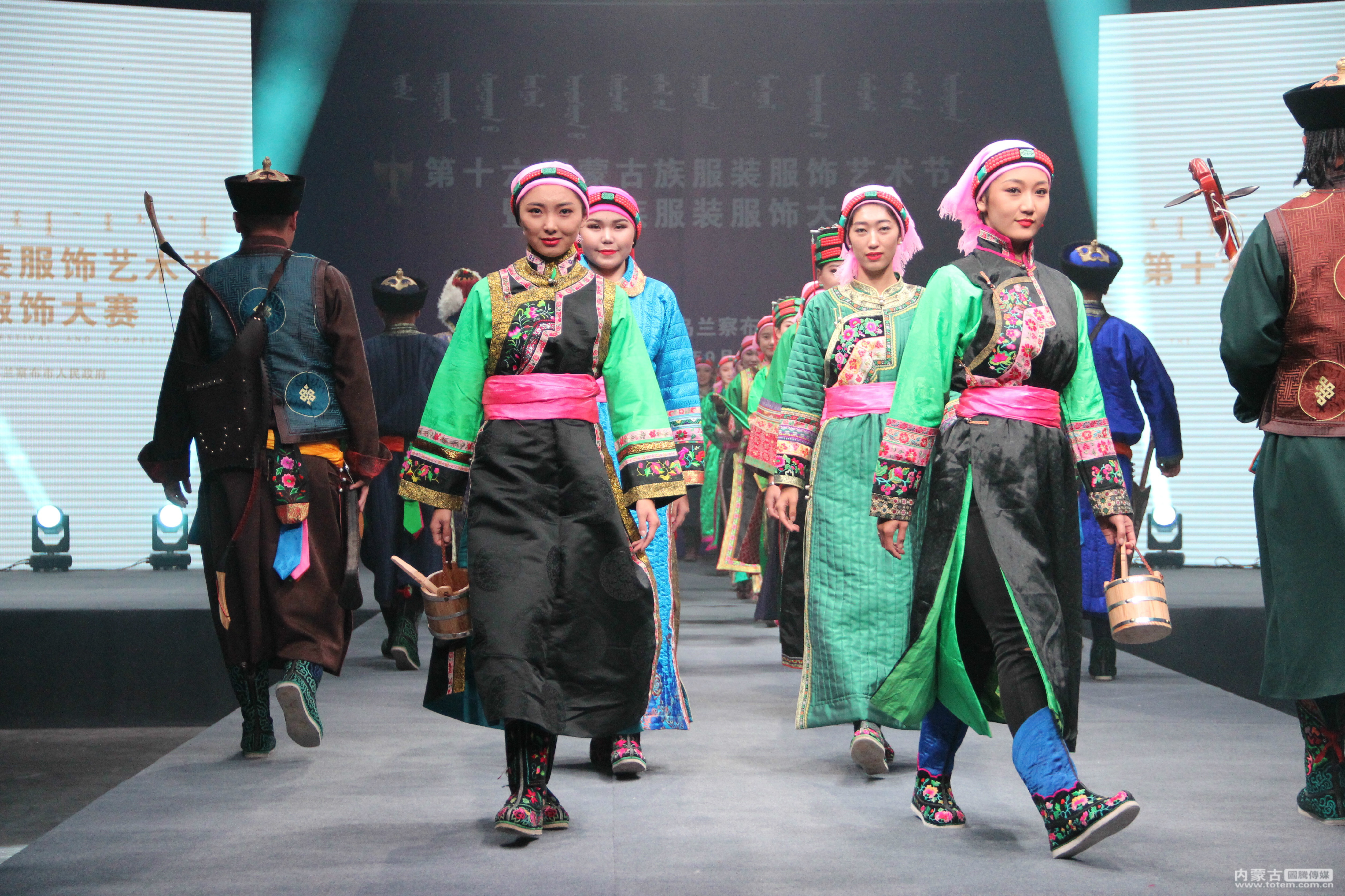 男士蒙古袍蒙古服 蒙古族舞蹈演出服装 蒙族婚礼服少数民族服装男_阳光宝贝摄影服