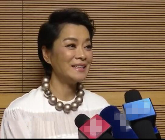 [长春国贸娱乐]56岁毛阿敏近照曝光，如今身价已过百亿