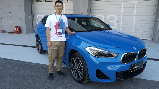 身为运动SUV，宝马X2跑赛道能干得过3系吗？四驱系统立功了