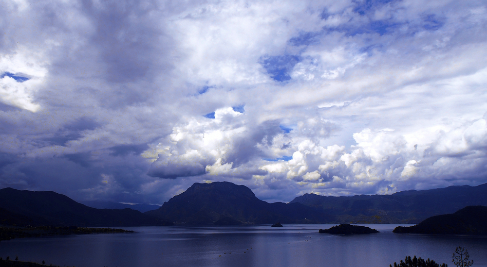 行走的风景(泸沽湖系列)——环湖看泸沽湖云卷云舒1