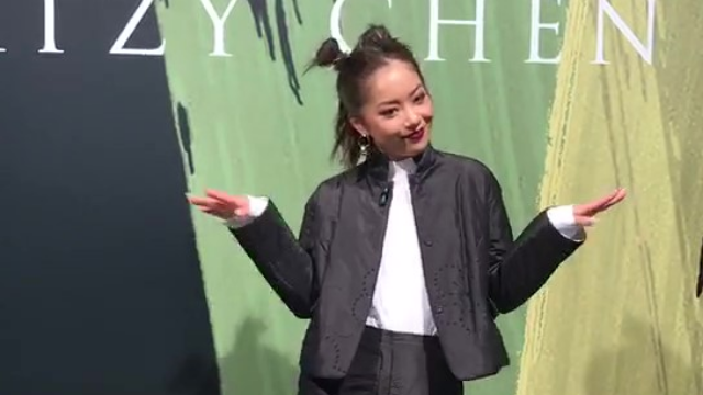 王菊换风格了？这个丸子头简直可爱到想捏捏！百变菊姐认证