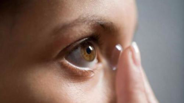 如何验配和选择隐形眼镜