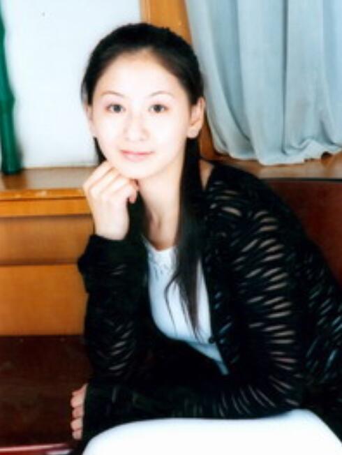 【长春国贸娱乐】赵本山小姨子近照曝光，现为本山传媒高管，与车晓周一围是同学