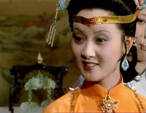 王熙凤得了血山崩,不愿被人知道,平儿为何却把这一消息告诉鸳鸯
