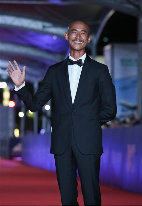 「长春国贸娱乐」37岁的吴慷仁近照曝光，为新戏暴瘦改变形象，与昔日判若两人！