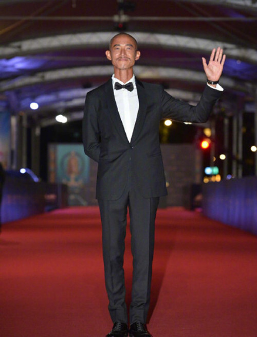 「长春国贸娱乐」37岁的吴慷仁近照曝光，为新戏暴瘦改变形象，与昔日判若两人！