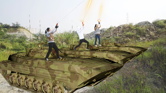 绝地求生真人版：吃鸡版我和我的祖国，大神10把信号枪召唤空投