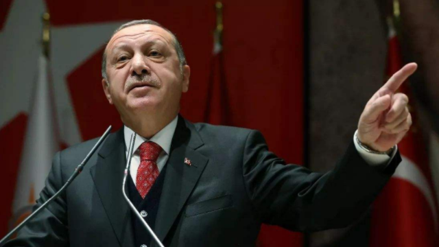 土耳其这回捅下大窟窿了？五大势力齐出手，白宫对年布局或被打乱