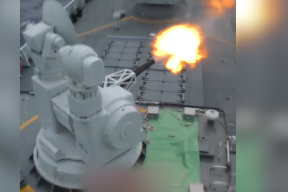 军舰上的副炮是主炮的“小弟”？这段硬核科普画面超震撼.mp4