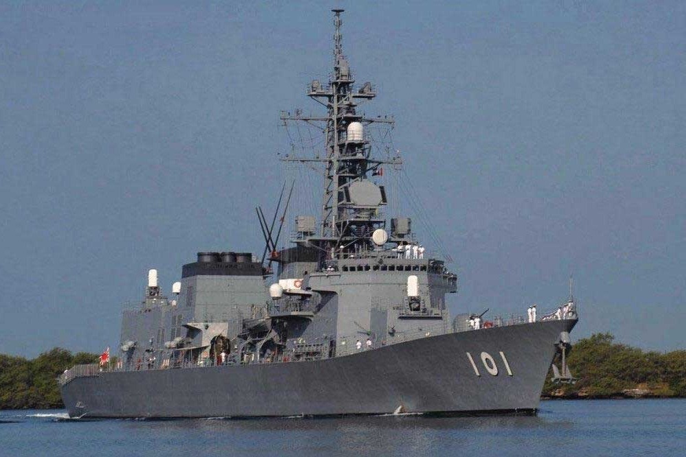 日本海上自卫队护卫舰零距离接触 每分钟120发