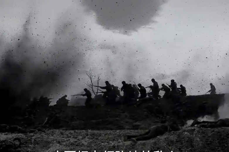 这才是真正的战士,虽然身上冒着火,却也要同敌